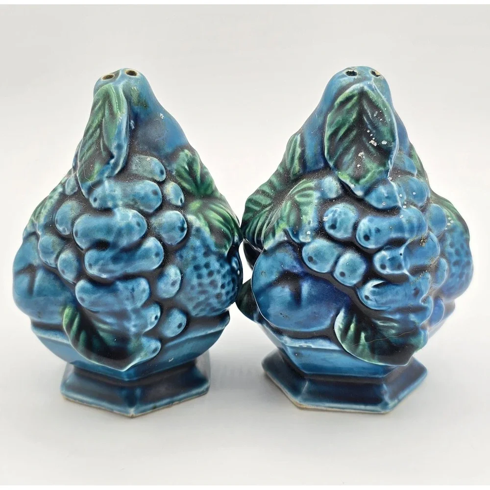 Vintage Mood Indigo‎  blue fruit salt and pepper shakers